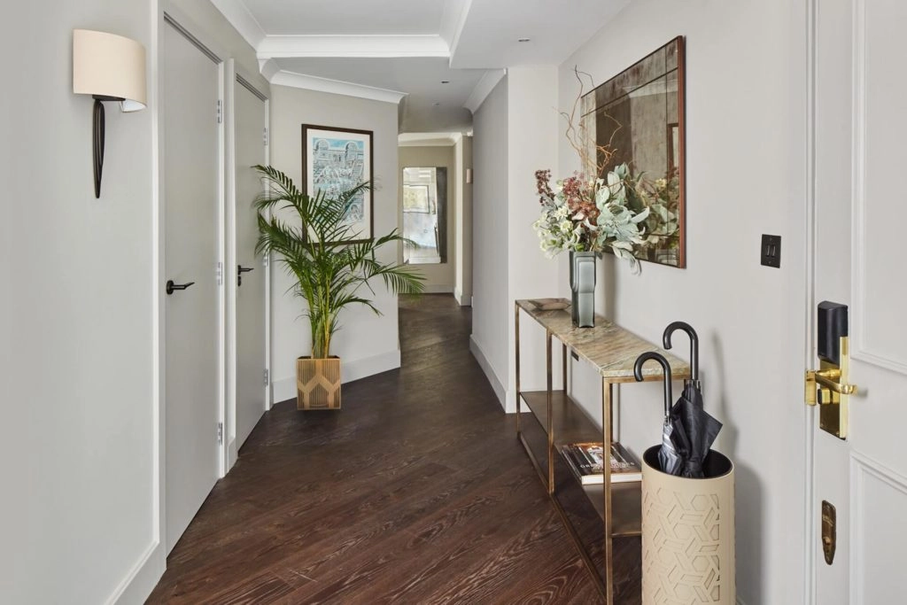 Superior Three Bedroom Apartment with Garden View004