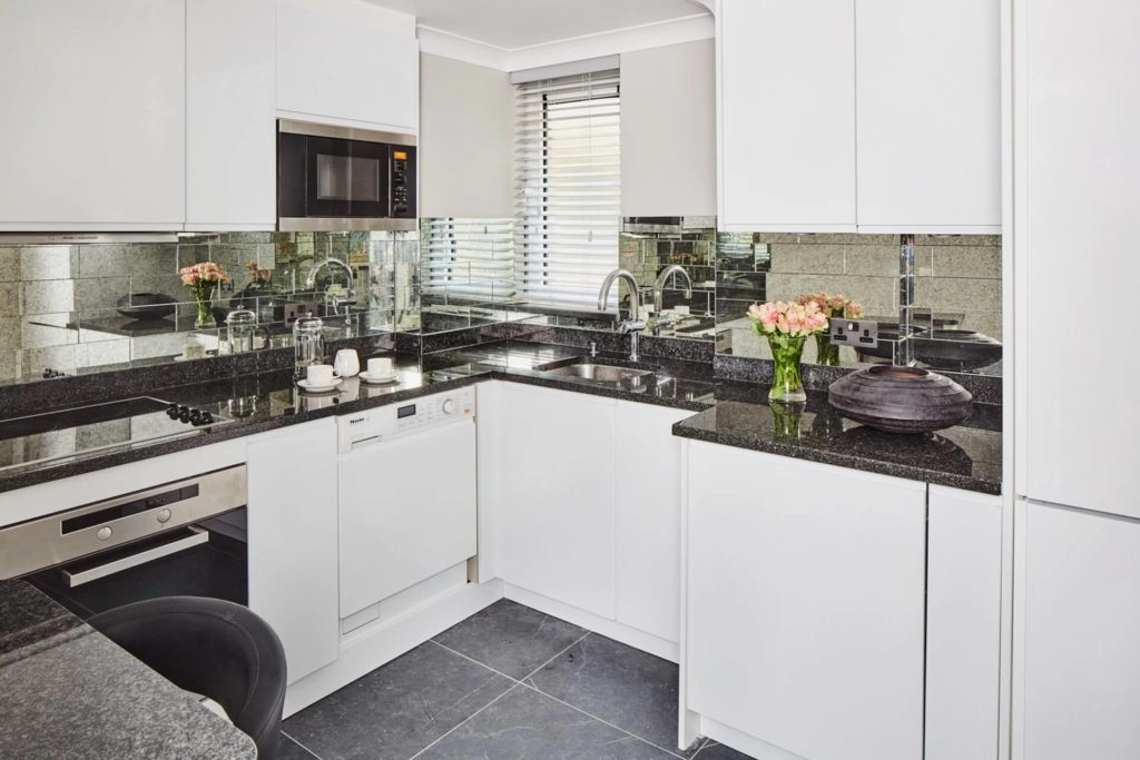 Superior Three Bedroom Apartment with Garden View010